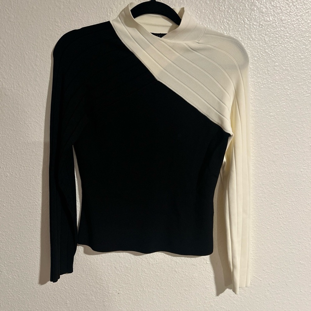 CYRUS Long Sleeve Ribbed Black & Cream Womens Medium Mock Turtleneck Sweater